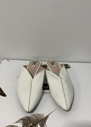 Жіночі мюлі zara