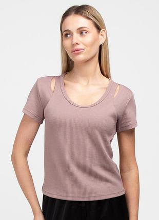 Жіноча футболка в рубчик з ефектом нашитої майки giulia light essential 4823/320 m brown-dusty brown