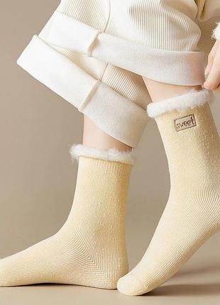 Носки с флисом внутри без резинки однотонные светло-желтые one size