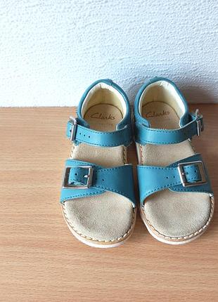 Классные кожаные босоножки сандалии clarks 866/22,5 р. стелька 14,5 см.