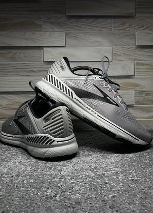 Кроссовки brooks adrenaline 22 . оригинал