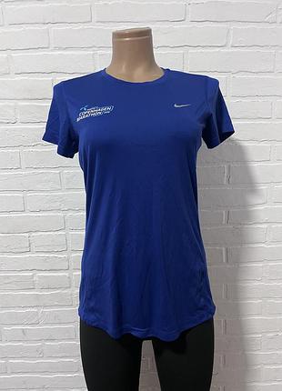 Жіноча спортивна футболка nike синього кольору