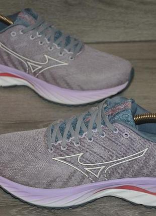 Продам кроссовки фирма mizuno wave inspire 19.