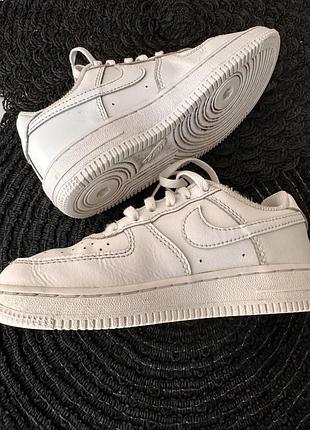 Продам оригинальные кроссовки nike 30 размер