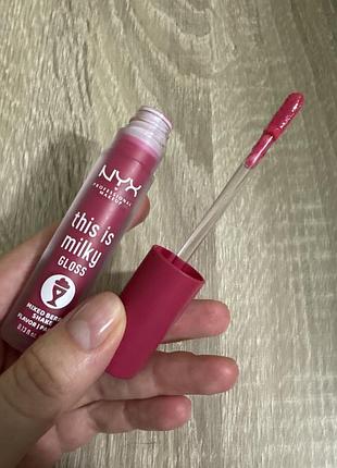 Nyx professional makeup this is milky gloss milkshakes  ароматизований блиск для губ