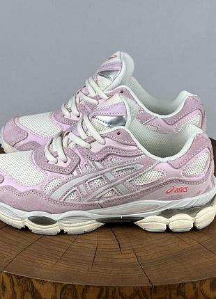 Кросівки жіночі asics