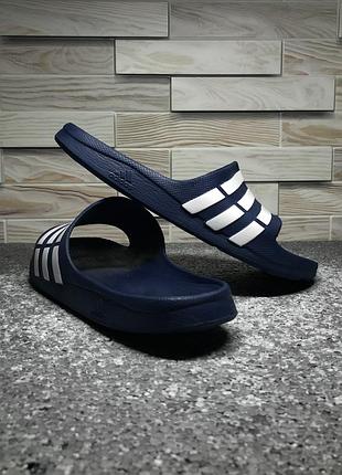 Шлепанцы adidas . оригинал