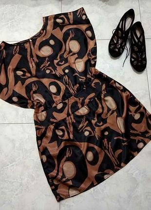 Красивое свободное платье papaya с красивой спинкой, сост. отличное. размер 16. сток！