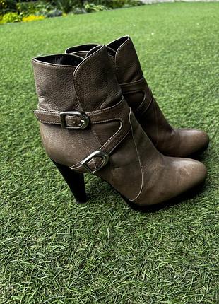 Gianvito rossi milano оригінальні шкіряні ботильйони