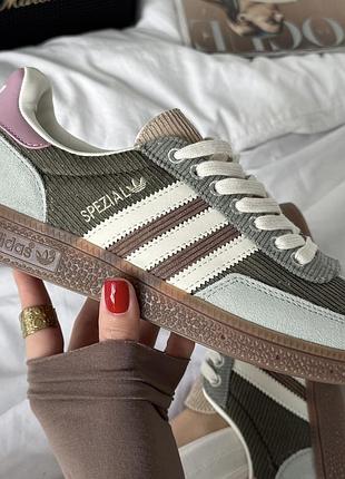 Кроссовки adidas spezial