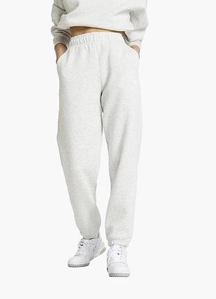 Штани жіночі new balance sport essentials fleece white wp41502ahh