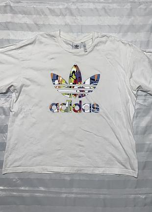 Стильная оверсайз футболка adidas originals с ярким лого