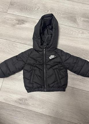 Дитяча/куртка/тепла/зимова/чорна/для хлопчика/nike/9-12 місяців