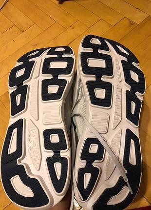 Hoka bondi 9 3
