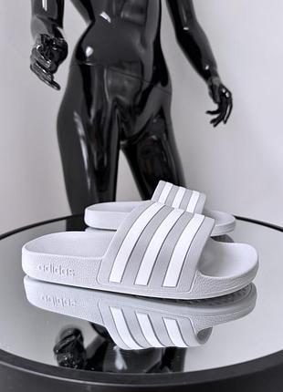 Практичные популярные шлепки пена adidas