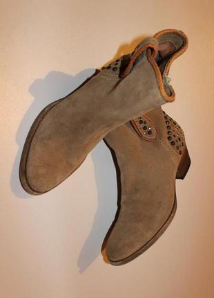 Замшеві черевики