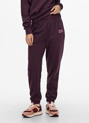 Штани onllula pant swt 15244347-winetasting-print:hero only xl бордовий 15244347-winetasting-prin