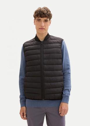 Безрукавка light weight vest 1042139-29999 tom tailor l черный 1042139-29999 xxl