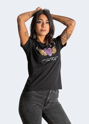 Футболка onlkita life reg s/s wings top jrs 15247249-black-print:heart only s черный 15247249-black-print:hear