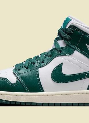 Кроссовки air jordan 1 mid white/green bq6472-133