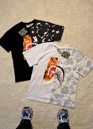 Футболки bape✨  📄розміри:m-xxl(маломірять на розмір)  💵ціна: 1790 грн перші однотоні другі з половиною леопард  🌐доставка 2-4 дні  ✉️
