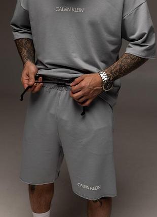 Костюм из шорт и футболки мужской calvin klein серый, комплект на лето кельвин кляйн, спортивный костюм