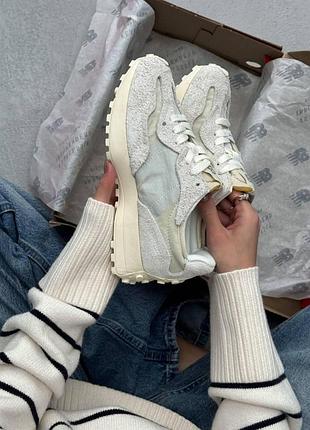 327 beige