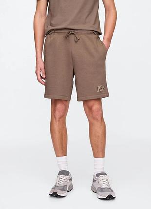 Шорти чоловічі gap logo shorts brown 735029011