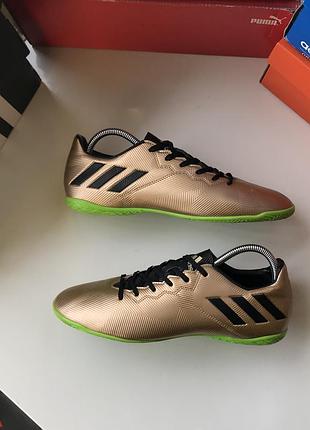 Adidas бампи, футзалки, сороконіжки, стан нові, розмір 43-44 стел 28 см взуття для гри у футбол для залу