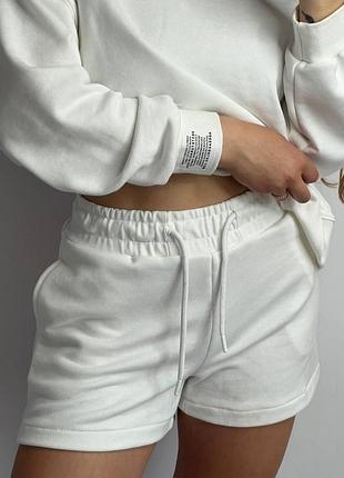 Шорты трикотажные женские молочный xs-s