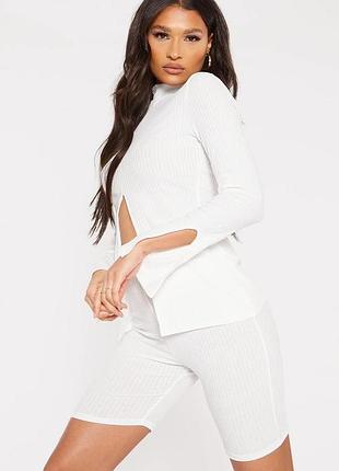 Білий топ з довгими рукавами prettylittlething 44/м новий – висока горловина