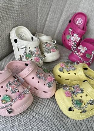 Шльопанці для дівчинки