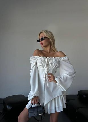 Стильное женское платье с длинным рукавом