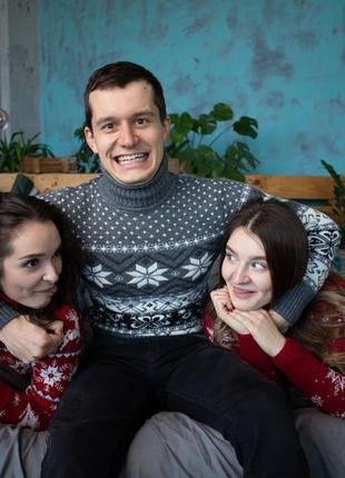 Сірий мягусенький светр з оленями, сніжинками