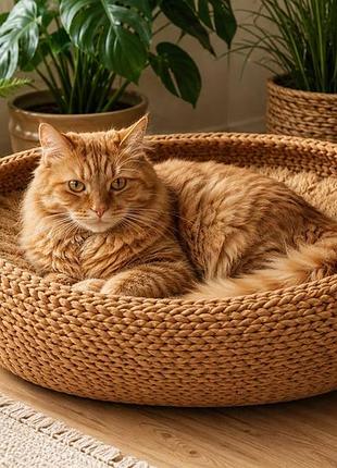 Лежанка для кошечек и собачек ручной работы.