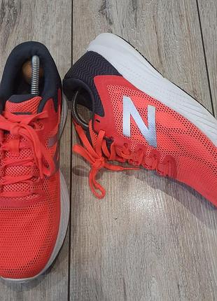 Кроссовки бренда new balance 490