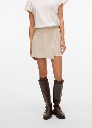 Женские бежевые шорты vero moda