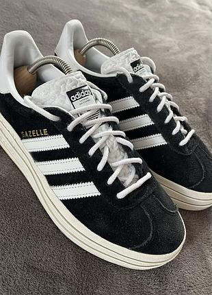 Жіночі кросівки adidas gazelle bold