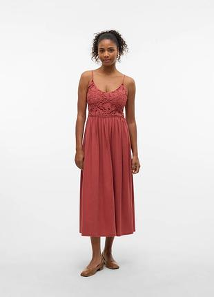 Женское коралловое платье vero moda коралова, s