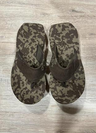 Вʼєтнамки шльопанці deckers x lab оригінал