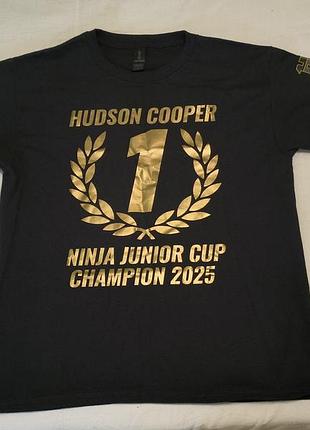 Gildan heavy cotton - hudson cooper ninja junior cup champion 2025 - чемпіонська мотофутболка -s