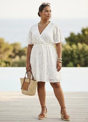 Романтична  ванільна сукня з квітами en crème (plus size)
