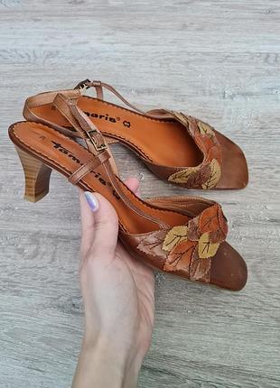 Босоніжки шкіра на каблуку tamaris