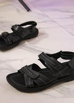 Чоловічі чорні шкіряні сандалі на липучках