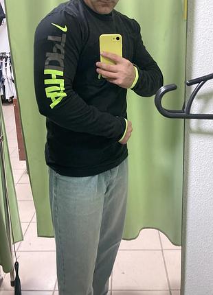 Біговий лонгслів nike.