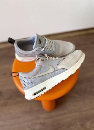 Шкіряні кросівки nike air max thea
