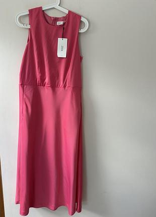 Дуже красива атласна нова сукня in wear