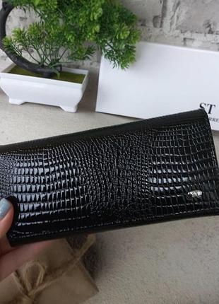 Жіночий лаковий шкіряний гаманець кошелек чорний