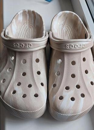 Мужские оригинальные сабо crocs classic marbled clog - новые из сша