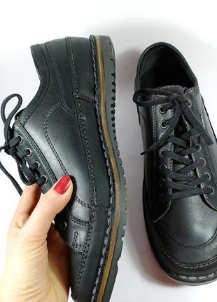 Осень туфли на шнурках размеры:40,41 кожа